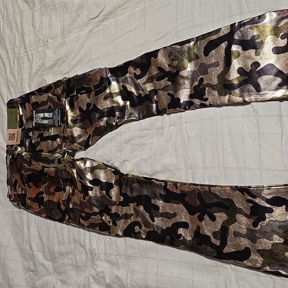 Armor Foil Wash Camo Jeans - Picture 4 of 7